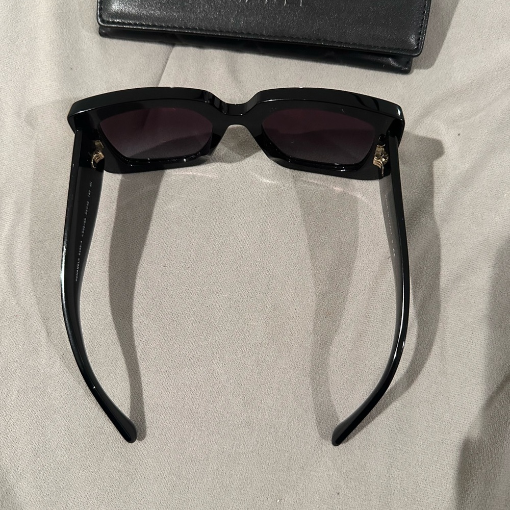 Authentic Chanel rectangle sunglasses - image 7